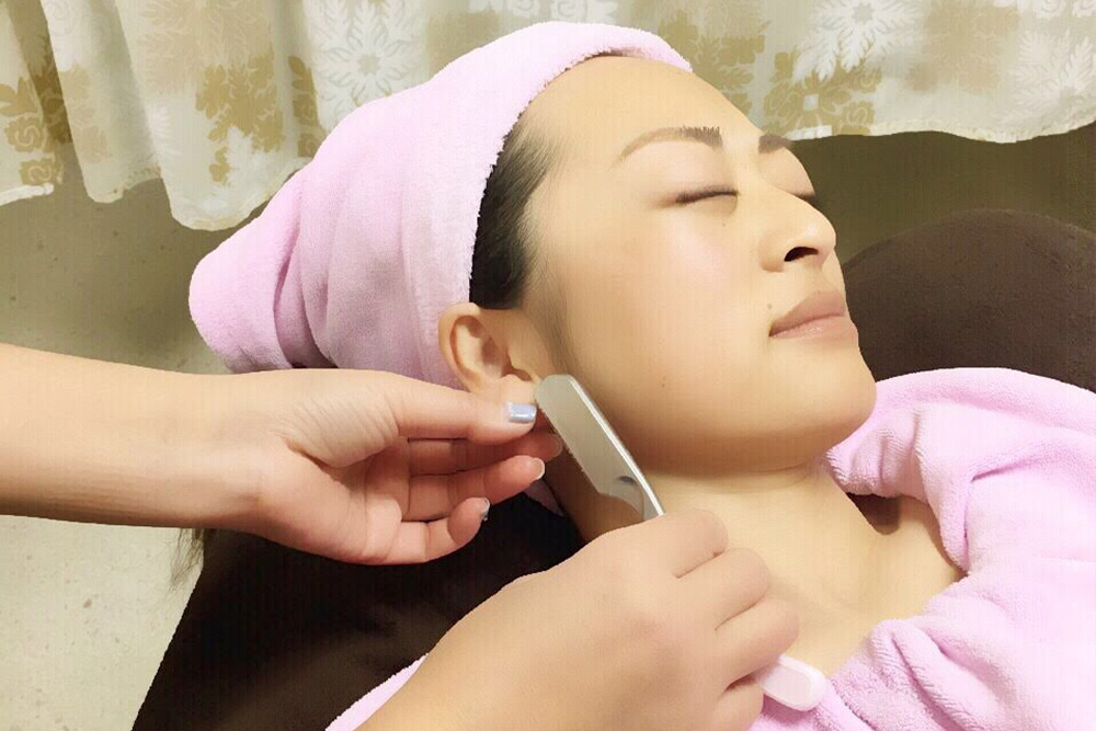 お顔そり美容法 北千里の散髪屋 理容室ヘアーサロンマツイでは育毛相談 女性のお顔剃りもおこなっています